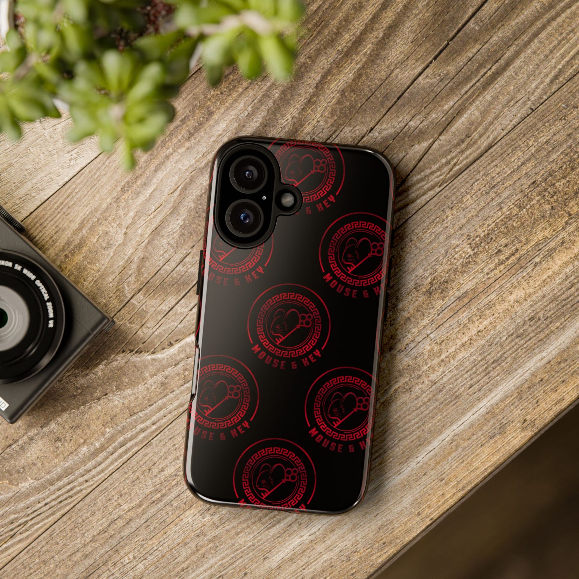 Coque de téléphone — Motif logo M&K à timbre rouge