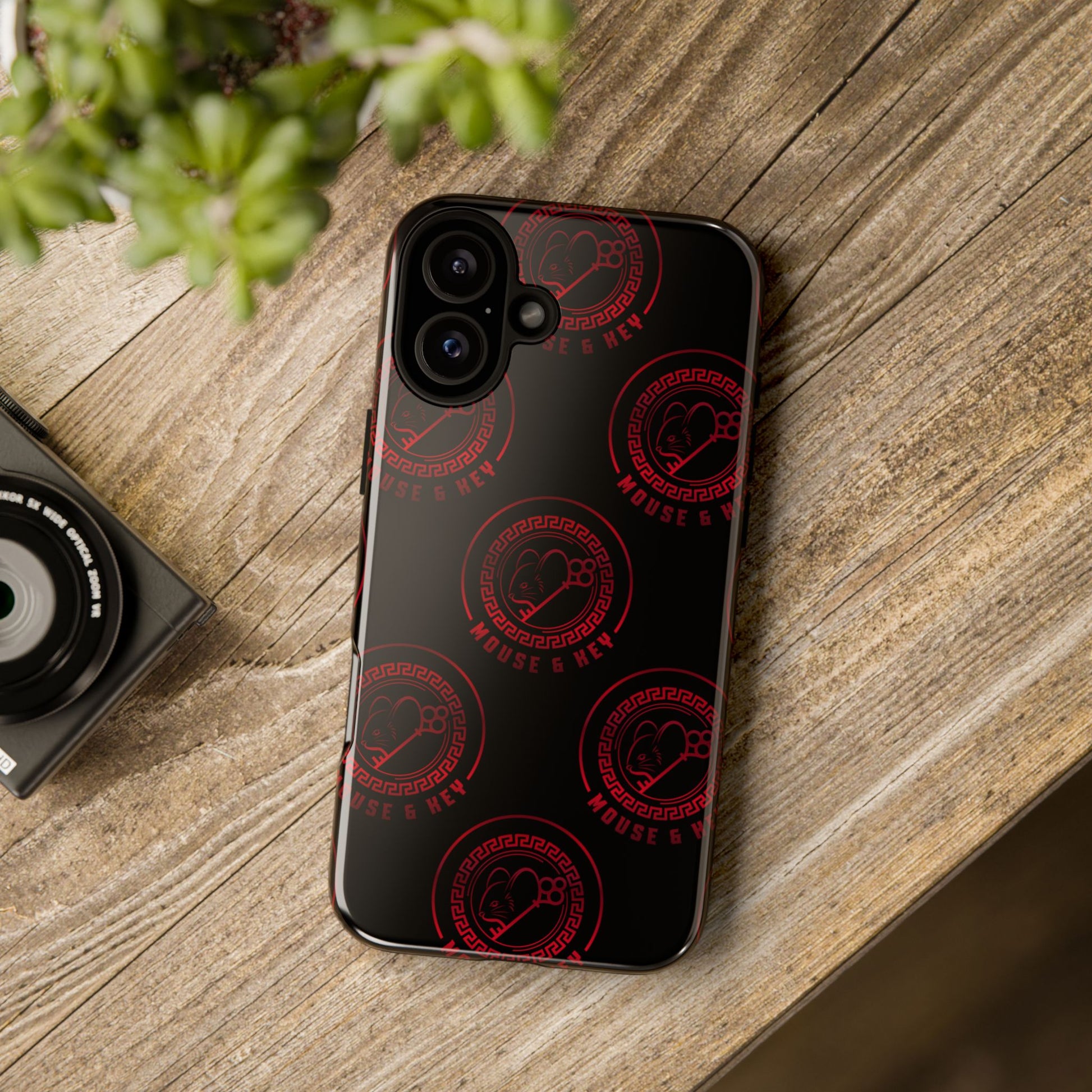 Coque de téléphone — Motif logo M&K à timbre rouge