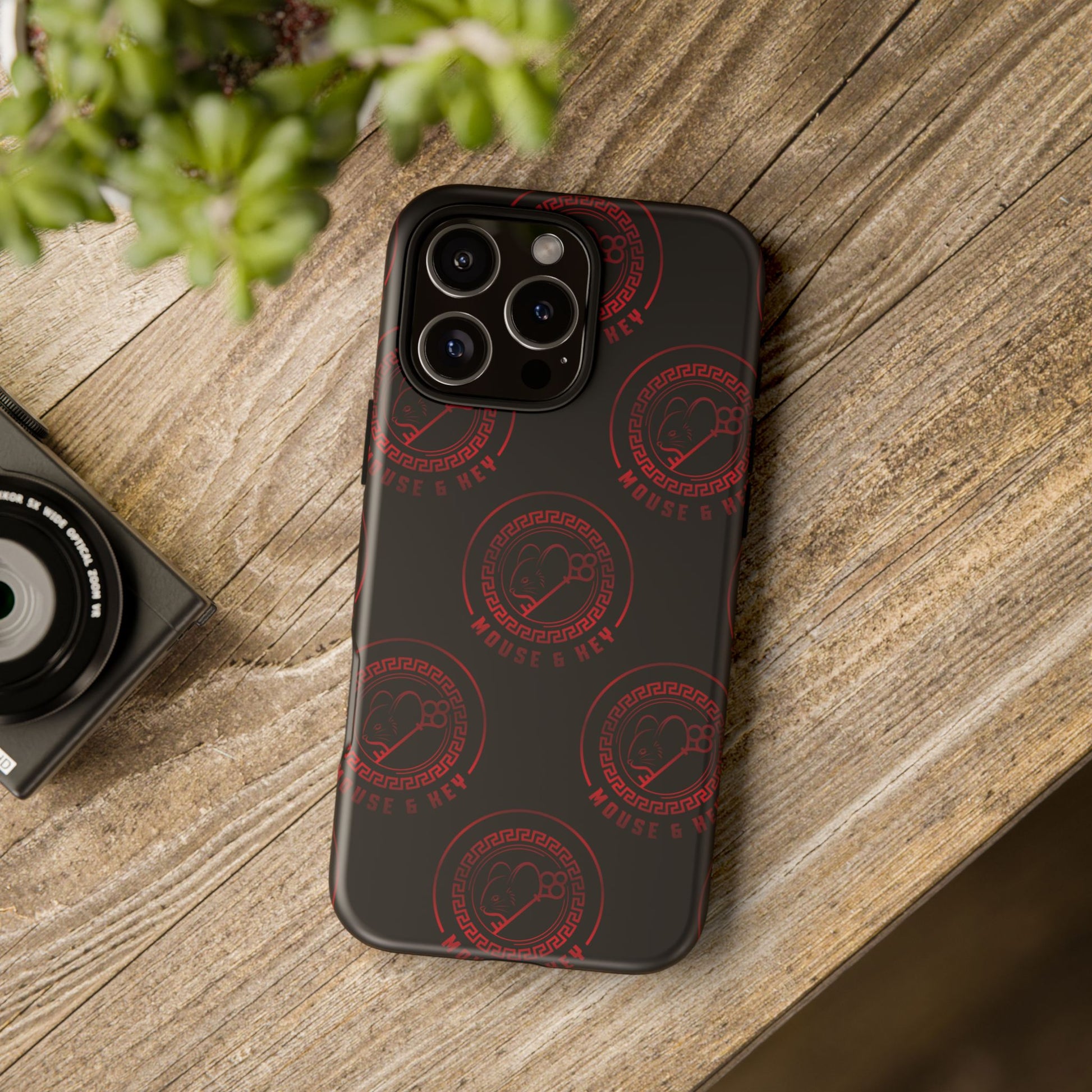 Coque de téléphone — Motif logo M&K à timbre rouge