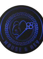 Autocollant rond en vinyle souris et clé — Emblème bleu